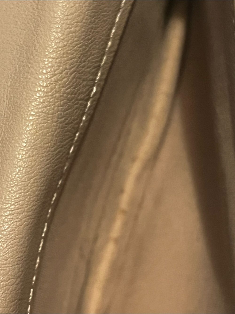 Quilted Padlock Wallet Clutch — Cream - Picture 8 of 8